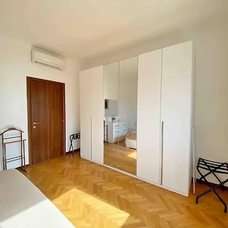 Bellavista , Bright And Stylish Two Bedroom In The Historic Center *