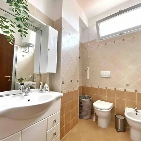 Bellavista , Bright And Stylish Two Bedroom In The Historic Center アパート