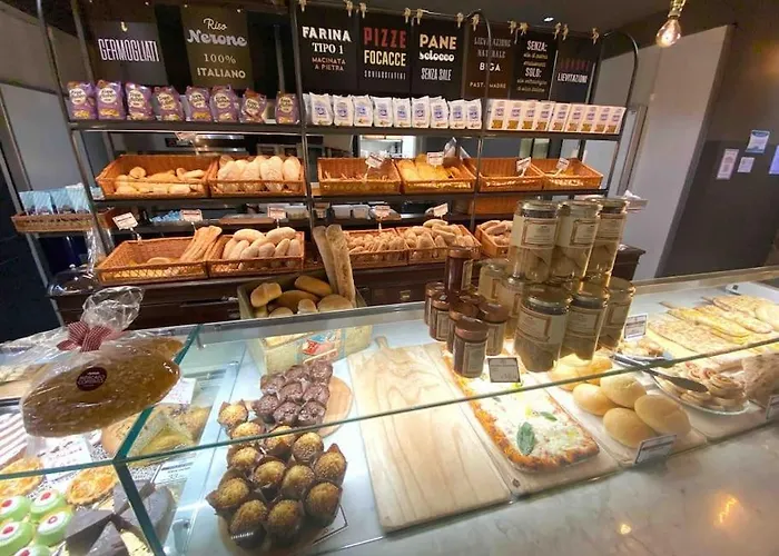 Bellavista , Bright And Stylish Two Bedroom In The Historic Center Apartament Rawenna