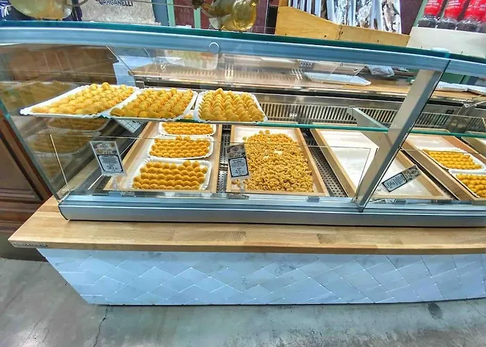 Bellavista , Bright And Stylish Two Bedroom In The Historic Center Apartament *