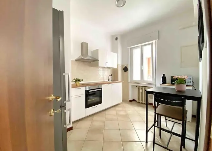 Bellavista , Bright And Stylish Two Bedroom In The Historic Center Rávena