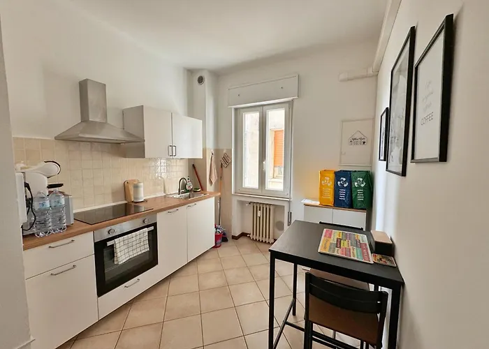 Apartament Bellavista , Bright And Stylish Two Bedroom In The Historic Center