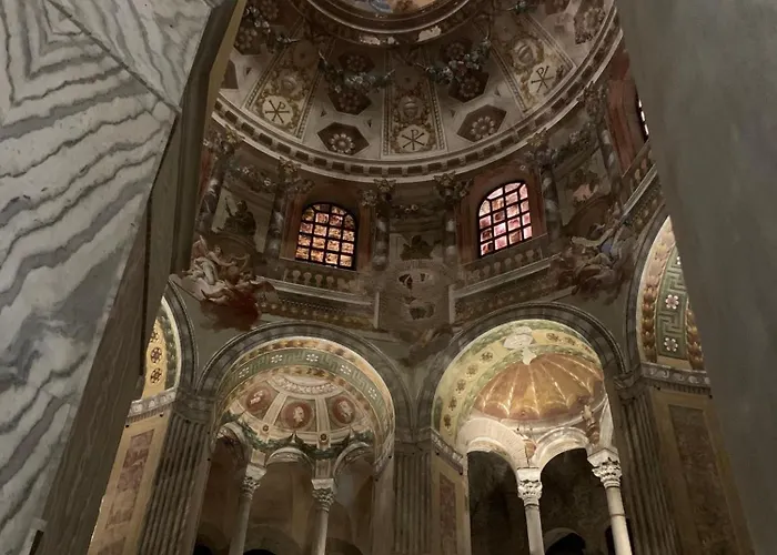 Apartament Bellavista , Bright And Stylish Two Bedroom In The Historic Center *