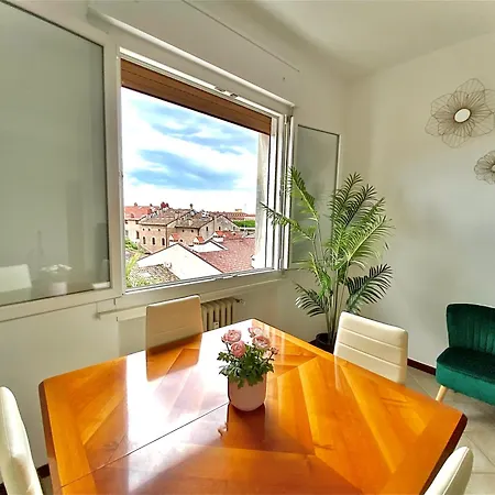 Bellavista , Bright And Stylish Two Bedroom In The Historic Center * Ραβένα