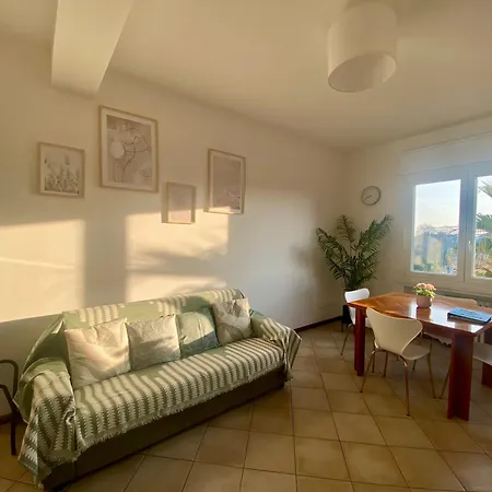 Bellavista , Bright And Stylish Two Bedroom In The Historic Center *