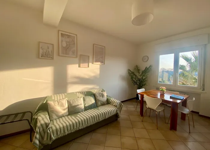Bellavista , Bright And Stylish Two Bedroom In The Historic Center *